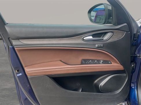 Used 2021 Alfa Romeo Stelvio Ti w/ Nero Edizione image 47