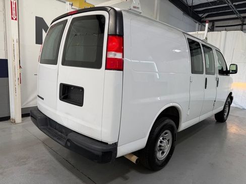 Used 2022 Chevrolet Express 2500 w/ Driver Convenience Package RWD image 3