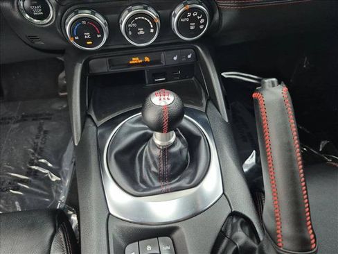 Used 2018 MAZDA MX-5 Miata Grand Touring RWD image 12