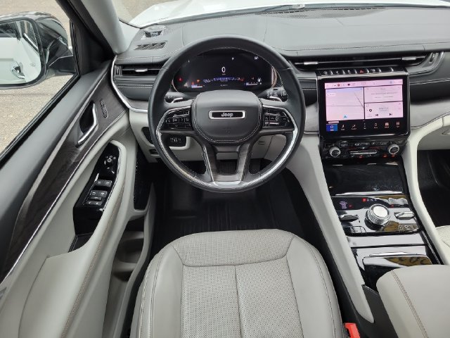 Used 2022 Jeep Grand Cherokee Overland AWD/4WD image 26