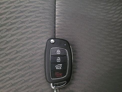 Used 2018 Hyundai Santa Fe Sport FWD image 32