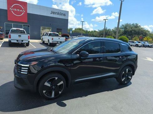Certified 2025 Nissan Kicks SR FWD image 13