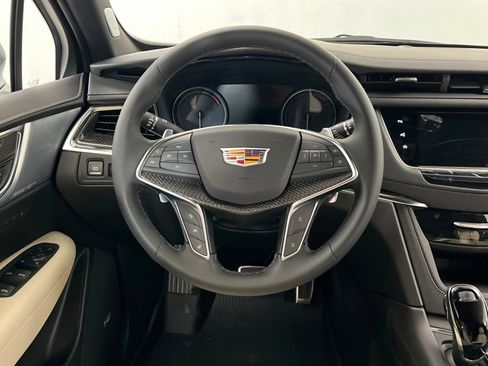 New 2026 Cadillac XT5 Sportv w/ LPO, Floor Liner Package AWD/4WD image 13