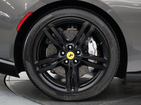 Used 2019 Ferrari Portofino RWD image 37
