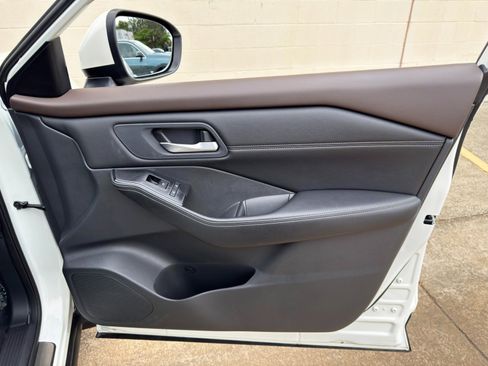 Used 2023 Nissan Rogue SL w/ SL Premium Package FWD image 42
