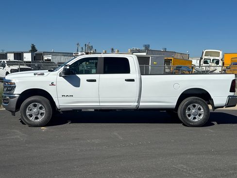 New 2026 RAM 3500 Big Horn AWD/4WD image 6