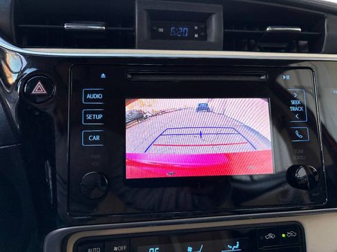 Used 2019 Toyota Corolla LE image 31