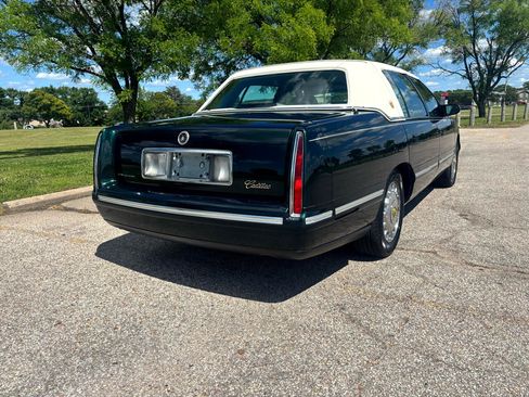 Used 1999 Cadillac De Ville Sedan w/ Comfort/Convenience Pkg image 22