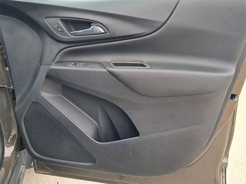 Used 2023 Chevrolet Equinox LT image 16