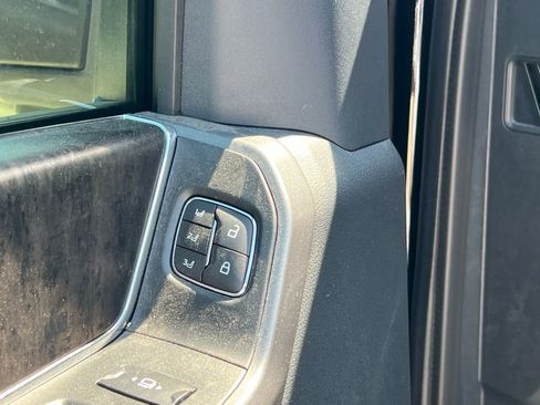 Used 2025 Ford F250 Lariat w/ Lariat Ultimate Package AWD/4WD image 24