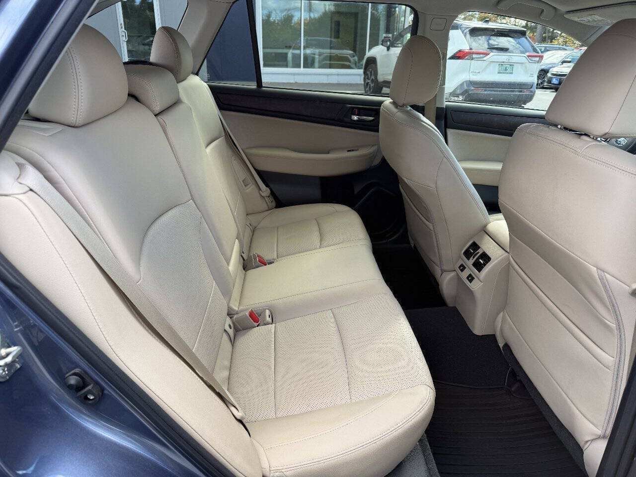 Used 2016 Subaru Outback 2.5i Limited AWD/4WD image 10