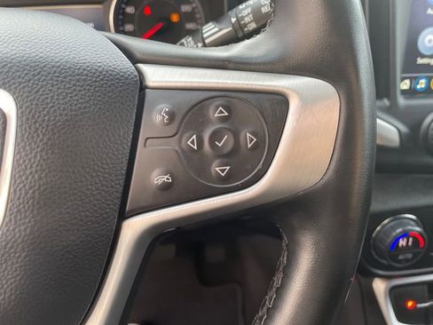 Used 2024 GMC Terrain SLT image 33