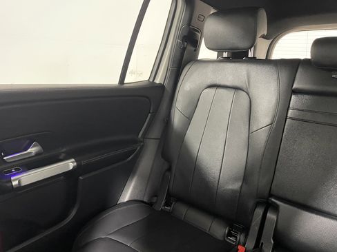 Used 2022 Mercedes-Benz GLB 250 image 13