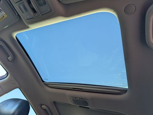 Used 2011 Kia Sportage SX w/ Premium Pkg w/Leather Seats image 17