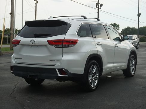 Used 2017 Toyota Highlander Limited AWD/4WD image 5
