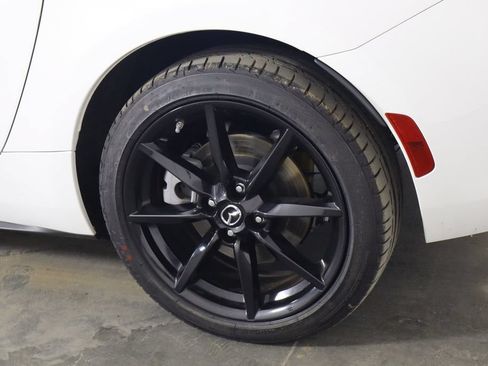 Used 2019 MAZDA MX-5 Miata Club w/ I-ACTIVSENSE Club Package RWD image 39