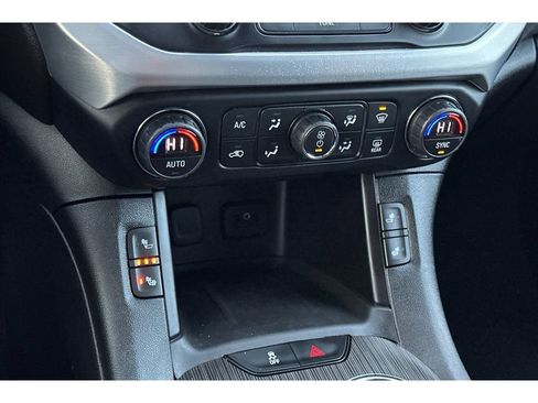 Used 2019 GMC Acadia SLT image 23