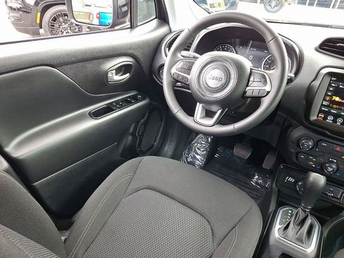 Certified 2023 Jeep Renegade Altitude image 15