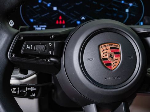 Certified 2025 Porsche Cayenne Coupe AWD/4WD image 20