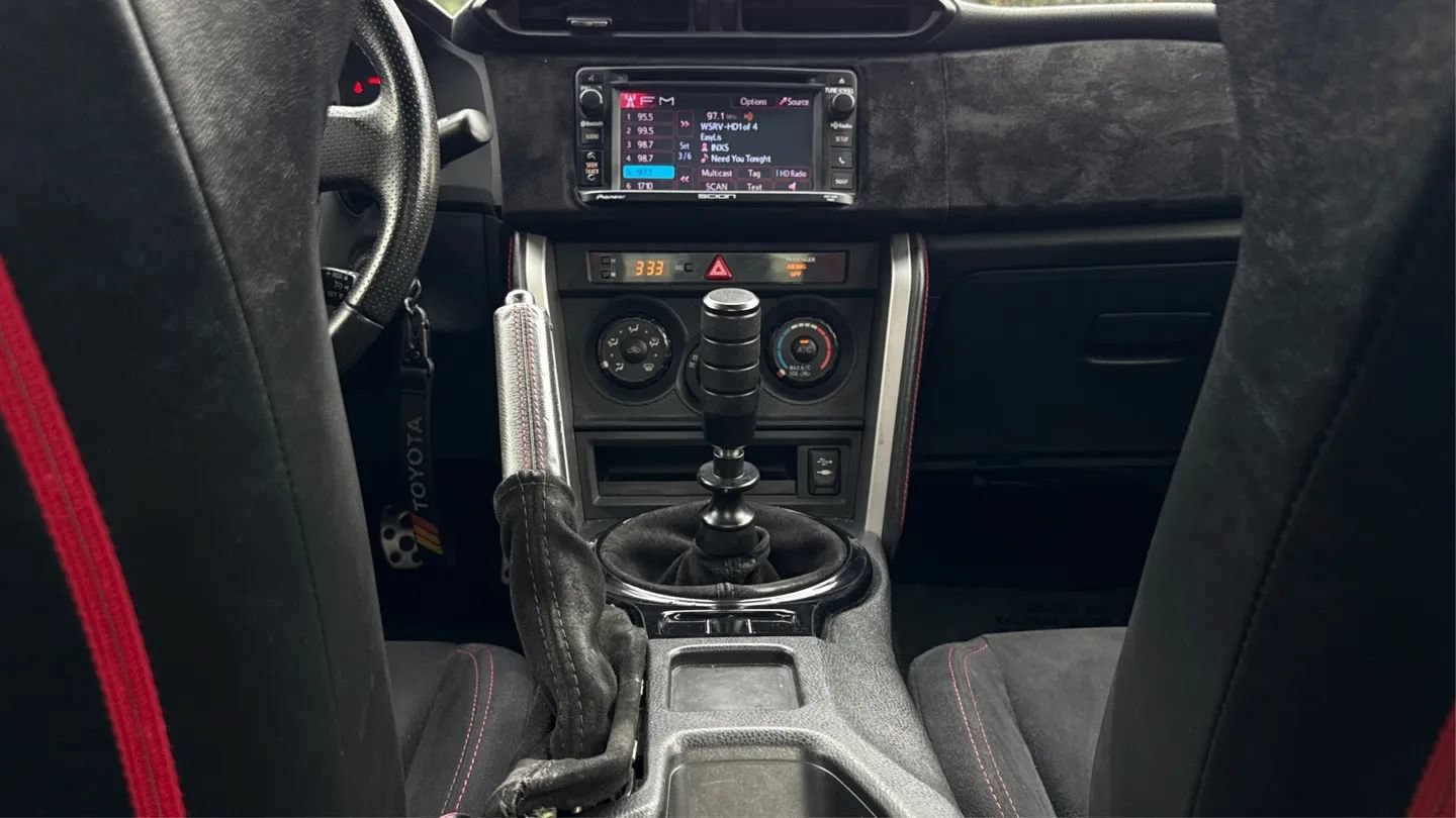 Used 2014 Scion FR-S RWD image 25