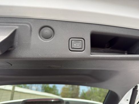 Used 2024 Chevrolet Equinox LT image 27