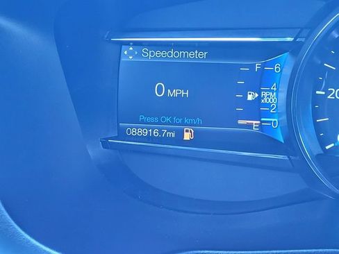 Used 2017 Ford Explorer XLT w/ Equipment Group 202A AWD/4WD image 22