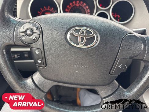 Used 2010 Toyota Tundra 4x4 CrewMax image 13