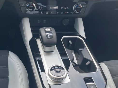 New 2025 Mitsubishi Outlander SE image 6