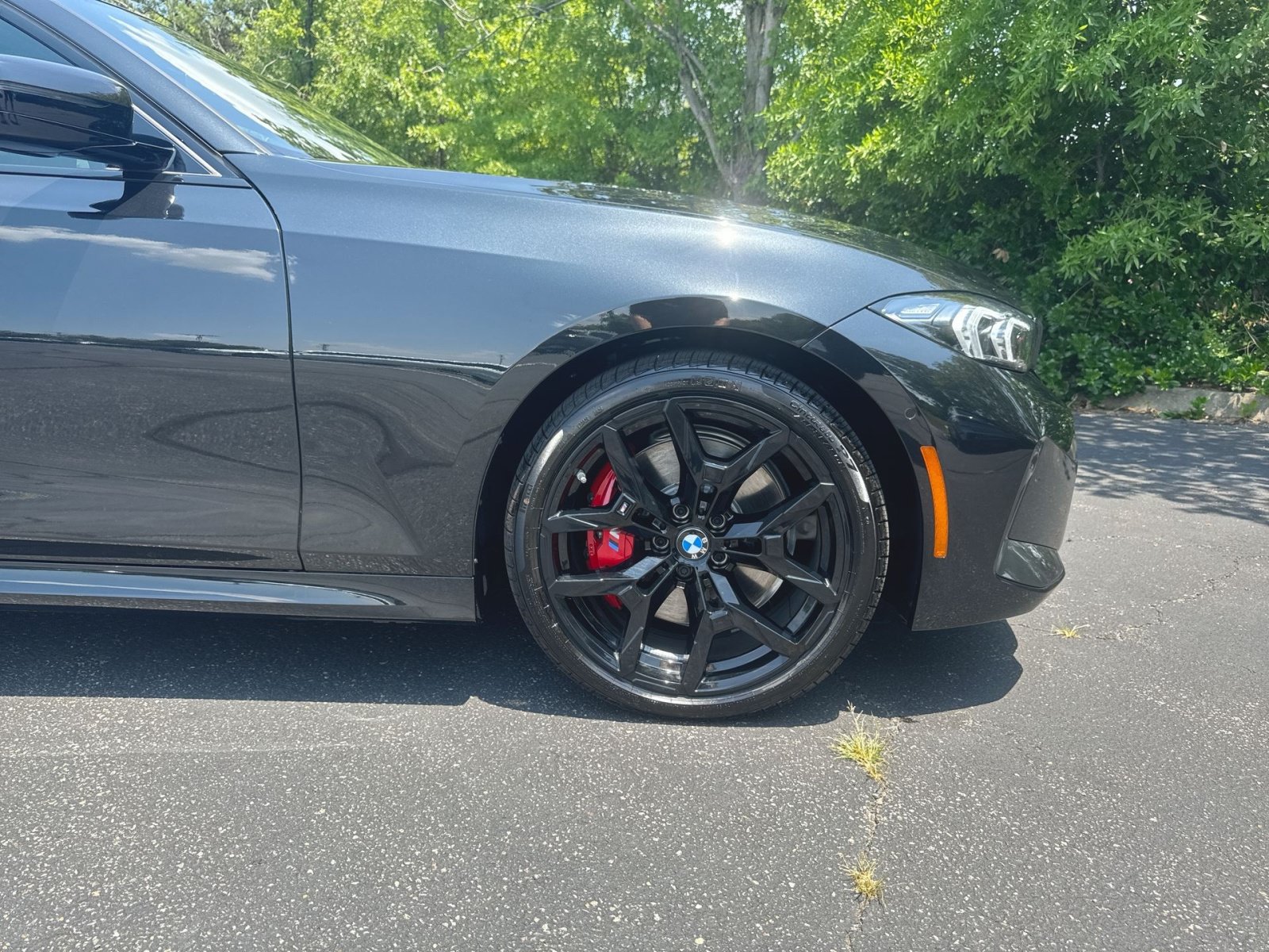 New 2026 BMW 330i Sedan w/ M Sport Package RWD image 2