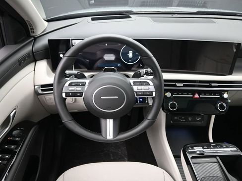 New 2025 Hyundai Tucson Limited image 23