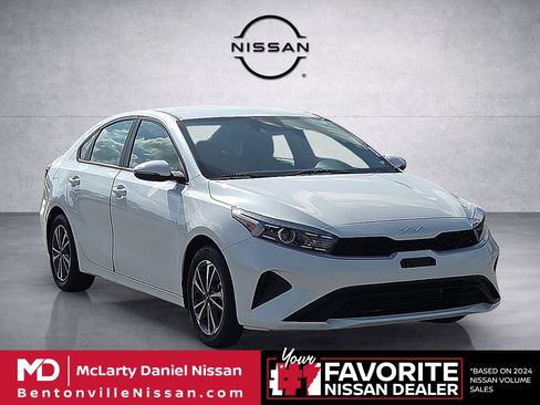 Used 2024 Kia Forte LXS w/ LXS Technology Package FWD image 1