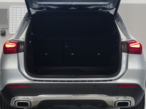 Used 2025 Mercedes-Benz GLA 250 4MATIC image 32