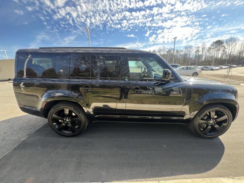 Certified 2024 Land Rover Defender 130 X-Dynamic SE image 8