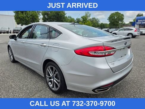Used 2017 Ford Fusion SE w/ Equipment Group 201A FWD image 3
