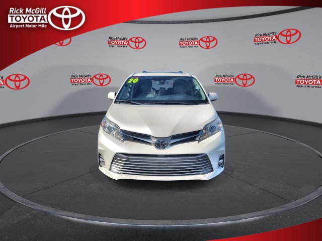 Used 2020 Toyota Sienna XLE w/ XLE Navigation Package FWD image 3