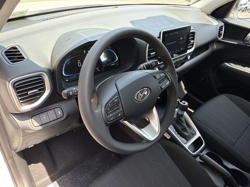 New 2026 Hyundai Venue SE FWD image 16