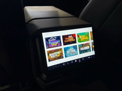 Used 2024 Tesla Cybertruck AWD Crew Cab image 36