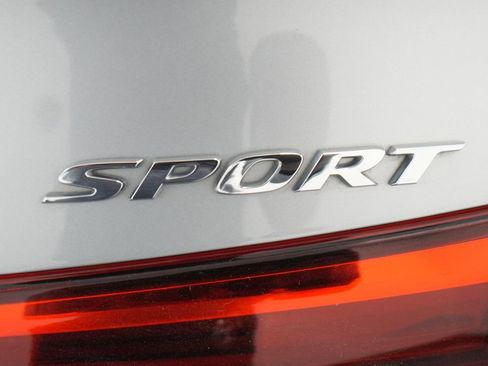 Used 2022 Honda Civic Sport image 9