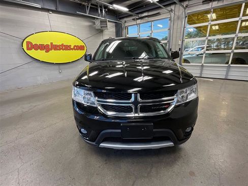 Used 2019 Dodge Journey SE image 8