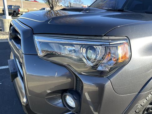 Used 2021 Toyota 4Runner Venture image 6