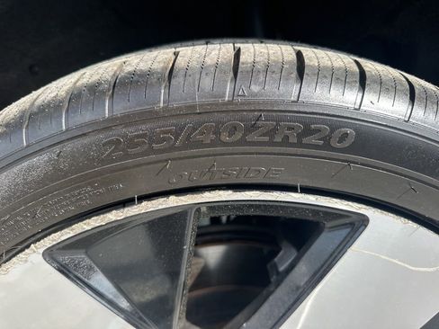 Used 2023 Volvo C40 P8 Recharge Ultimate image 33