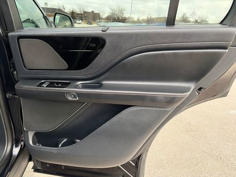 Used 2025 Lincoln Aviator AWD image 35