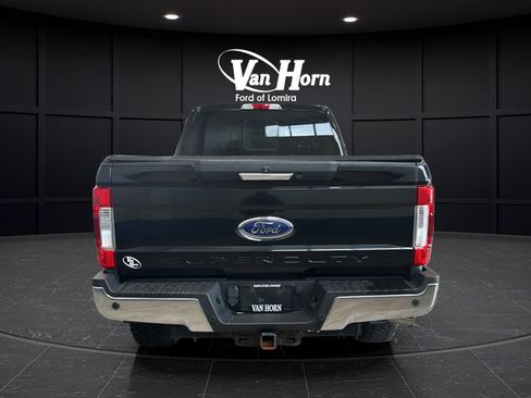 Used 2017 Ford F350 XLT w/ XLT Premium Package AWD/4WD image 6