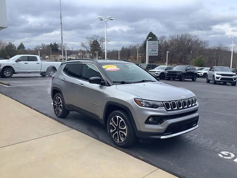 Certified 2023 Jeep Compass Limited image 3