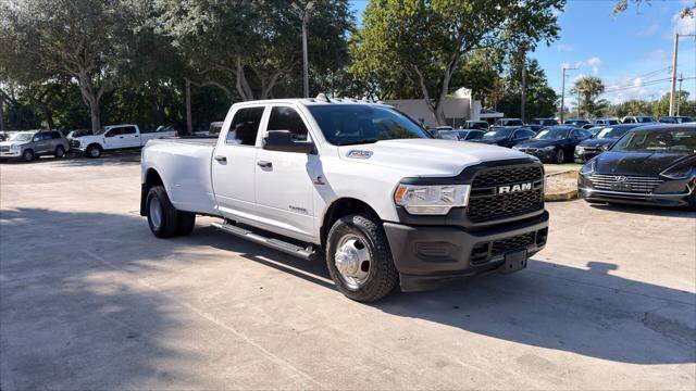 Used 2022 RAM 3500 Tradesman RWD image 12