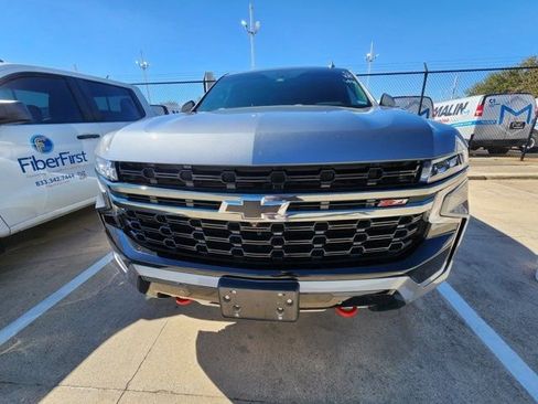 Used 2022 Chevrolet Tahoe Z71 w/ Luxury Package image 2
