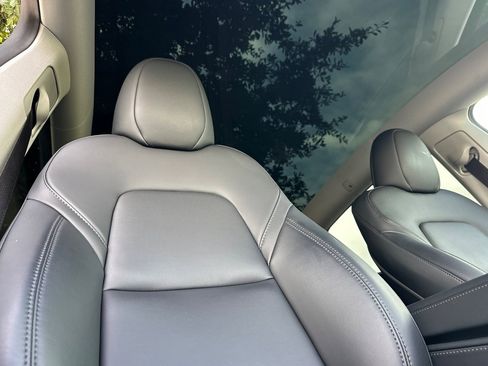 Used 2023 Tesla Model Y Performance image 21