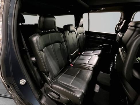 Used 2023 Jeep Wagoneer 4WD w/ Premium Group I image 28