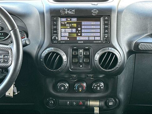 Used 2017 Jeep Wrangler Unlimited Sport w/ Quick Order Package 24S AWD/4WD image 26