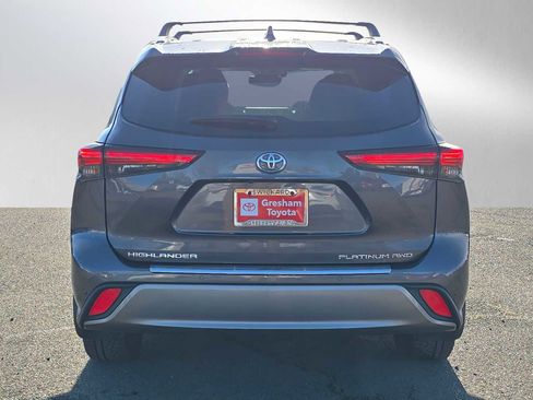 Certified 2022 Toyota Highlander Platinum image 4